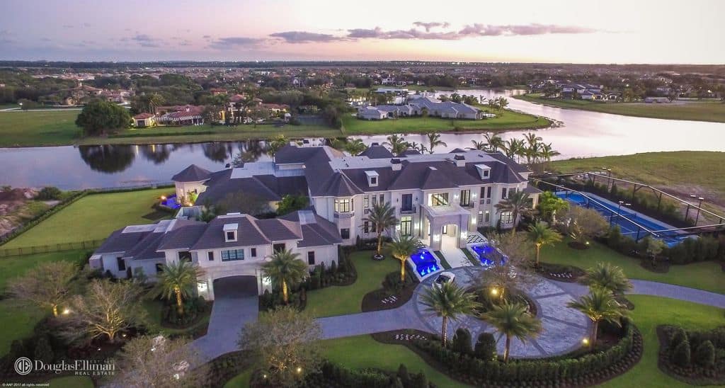 佛罗里达巨型豪宅的鸟瞰图