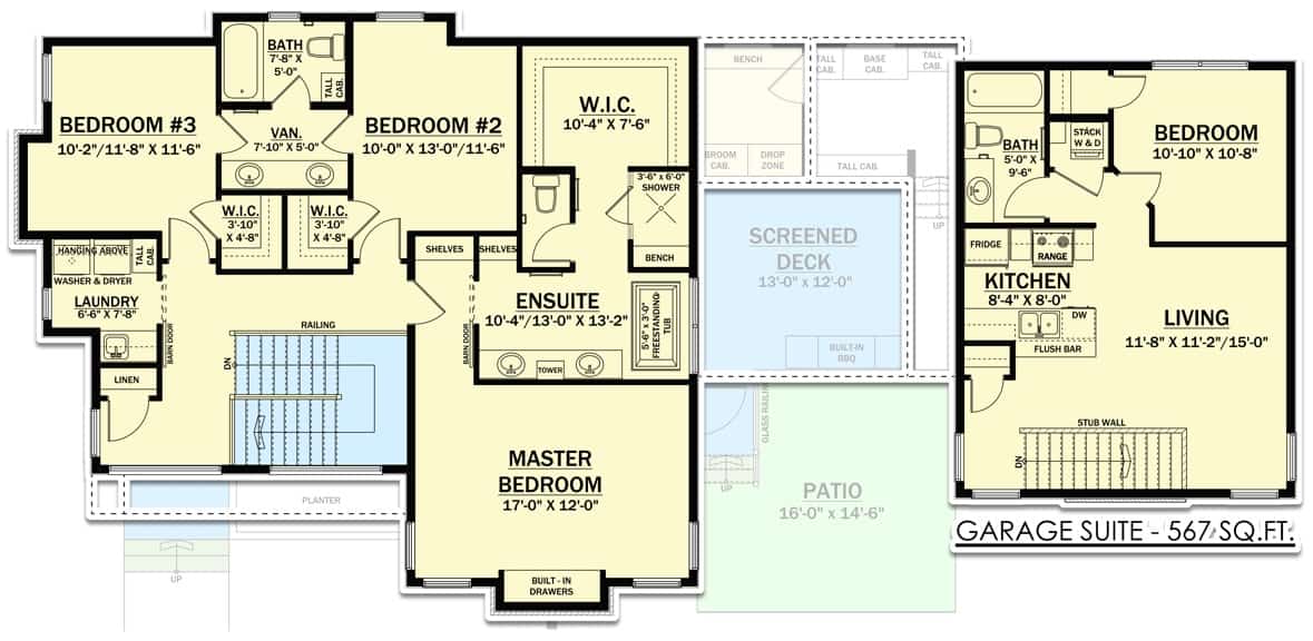二层平面图有三间卧室，两间浴室，一间洗衣房，车库上方有一间独立的姻亲套房。